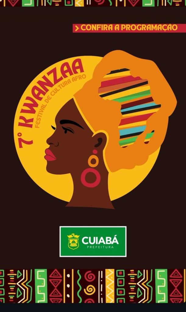 Cena de apresentação musical no Festival Kwanza em Cuiabá, destacando a cultura afro-brasileira.