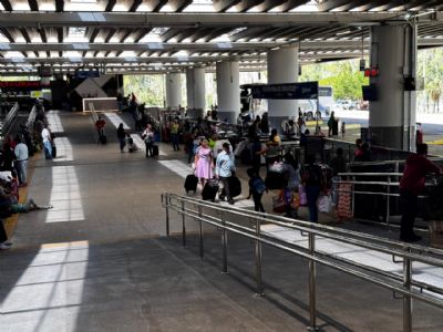* Movimento intenso na Rodoviária de Cuiabá com aumento de 50% no fluxo de passageiros.