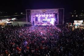 Artistas nacionais em festivais de Aguiarnópolis financiados por emendas Pix.