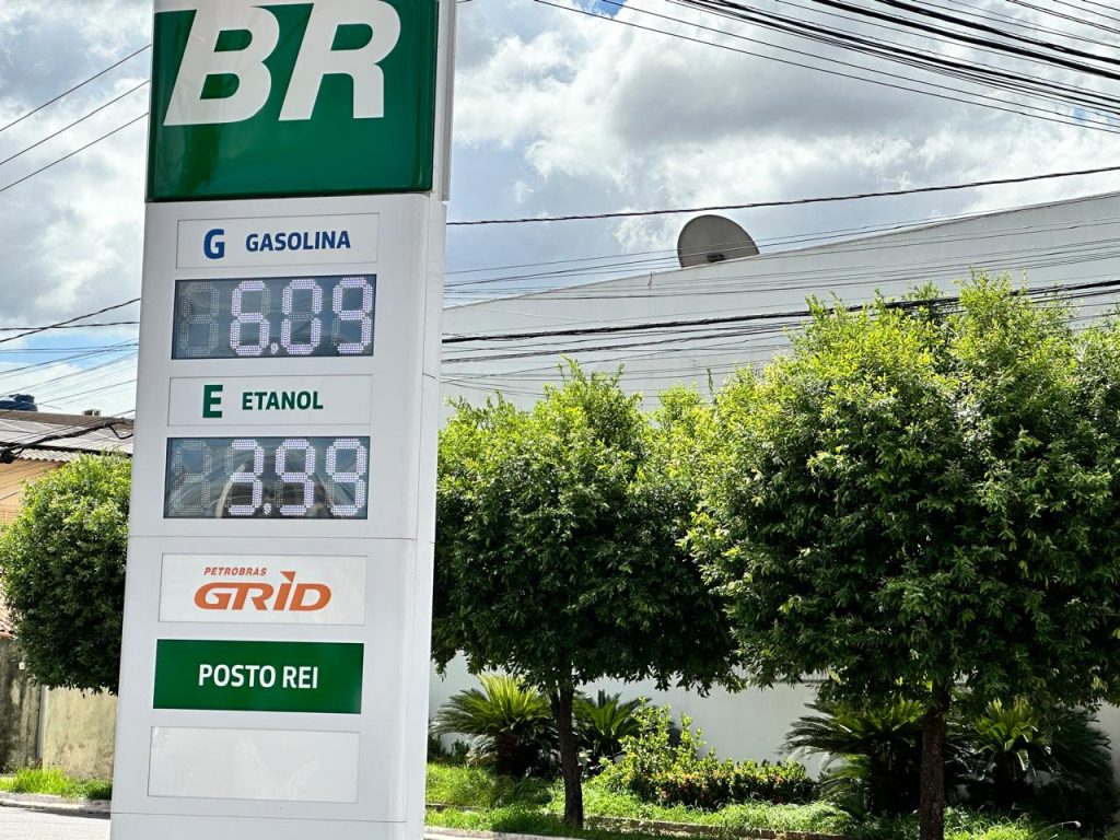 Preços de etanol e gasolina aumentam em Cuiabá, com o etanol a R$ 3,99.