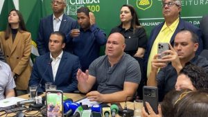 Prefeito Abilio Brunini anuncia pagamento dos salários em atraso para os servidores municipais de Cuiabá no dia 10 de janeiro.