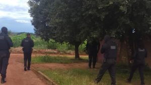Polícia Civil realiza buscas na *Operação Spotlight* contra crimes digitais.