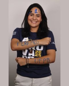 Yasmin Cordeiro, aprovada em Medicina, fé e disciplina nos estudos para o Enem.