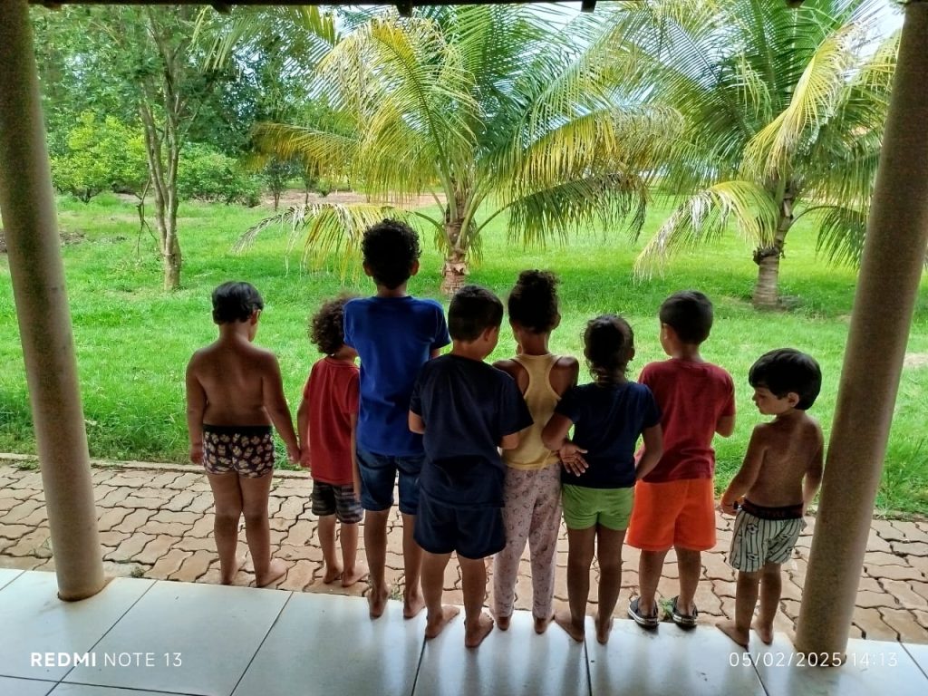 Crianças da zona rural sem transporte escolar devido a impasse entre Brasnorte e Nova Maringá.