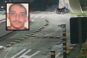 Acidente na Avenida do CPA em Cuiabá envolvendo motocicleta e pilar do viaduto
