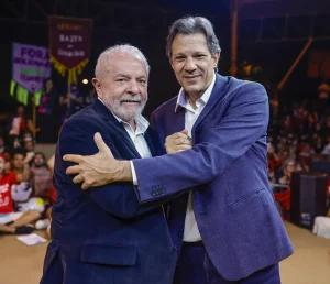 Fernando Haddad sai de férias durante impasse sobre aumento do IOF