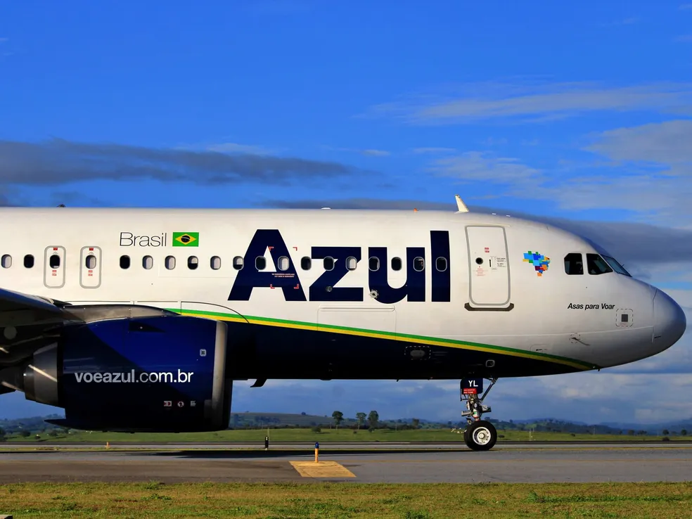 Crianças são indenizadas em R$ 12 mil por erro de voo da Azul