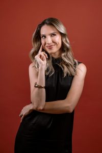 Maria Fernanda Kopacheski ministra curso de comunicação em Cuiabá com foco em expressão autêntica