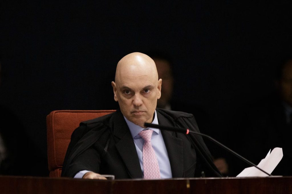 Moraes vota por condenação de Bolsonaro por tentativa de golpe