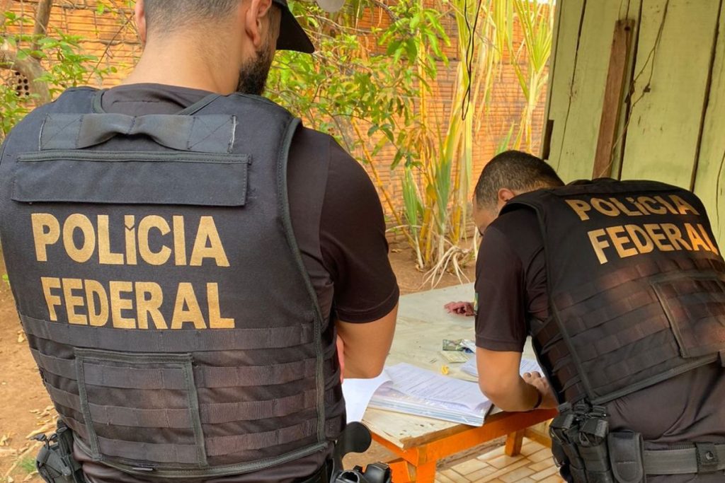 A investigada é um dos alvos da operação Abhorrenda, da Polícia Federal, deflagrada na manhã desta sexta-feira (20), em Lucas do Rio Verde, a 360 km de Cuiabá.