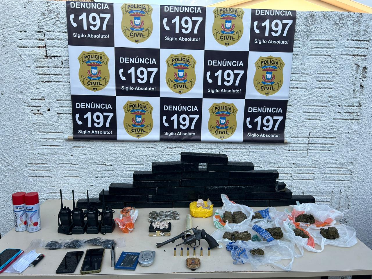 - Operação policial apreende drogas e armas em Barra do Bugres, liderada pelo delegado Igor Sasaki.