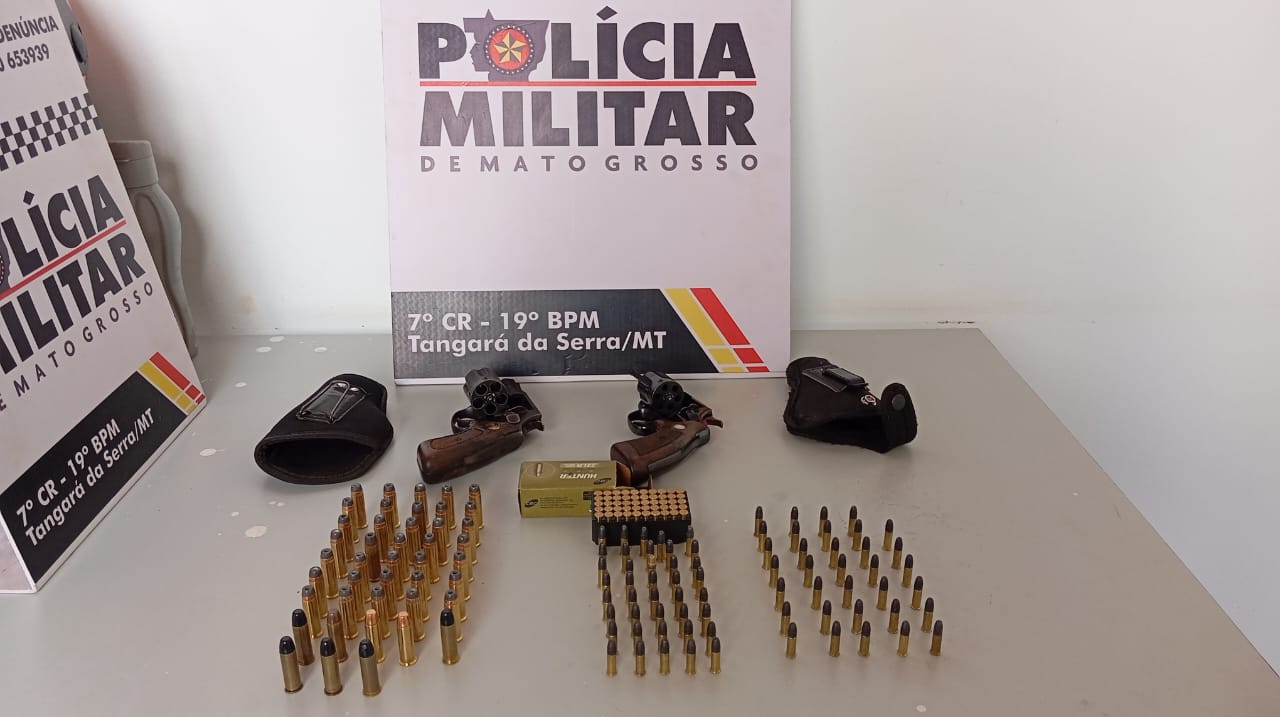 Armas e munições apreendidas na Feira do Produtor em Tangará da Serra