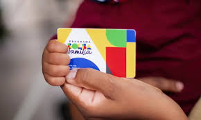 Cartão do Bolsa Família sendo bloqueado para uso em apostas esportivas