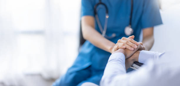- Enfermeiro prescrevendo medicamentos em Várzea Grande.