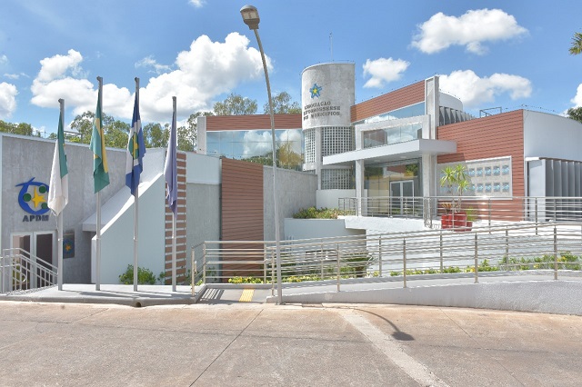 Processo seletivo da AMM 2024 oferece salários de até R$ 3,1 mil para diferentes cargos.