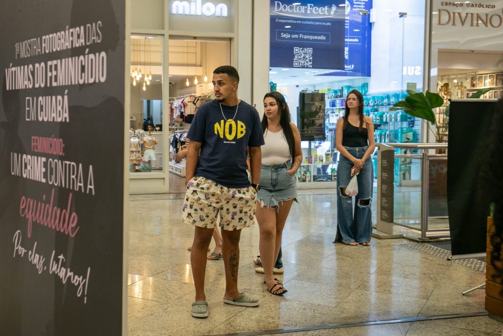 - Mostra Fotográfica de Feminicídio em Cuiabá no Ministério Público.