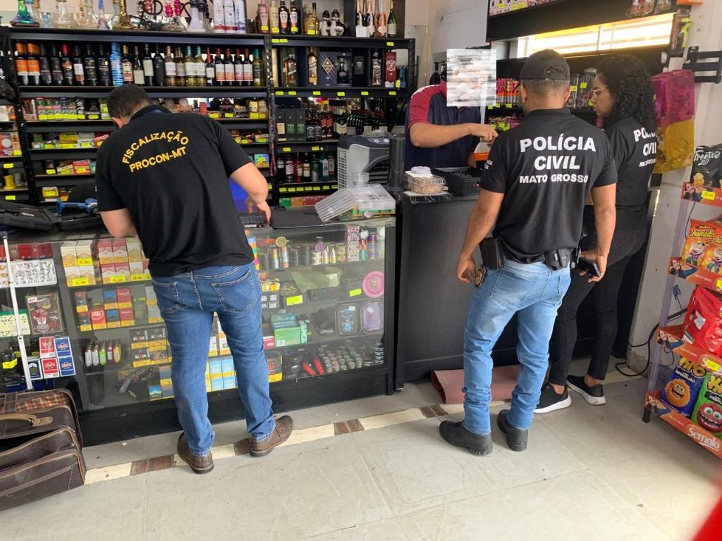 A Polícia Civil combate a venda ilegal de dispositivos eletrônicos para fumar em Mato Grosso.