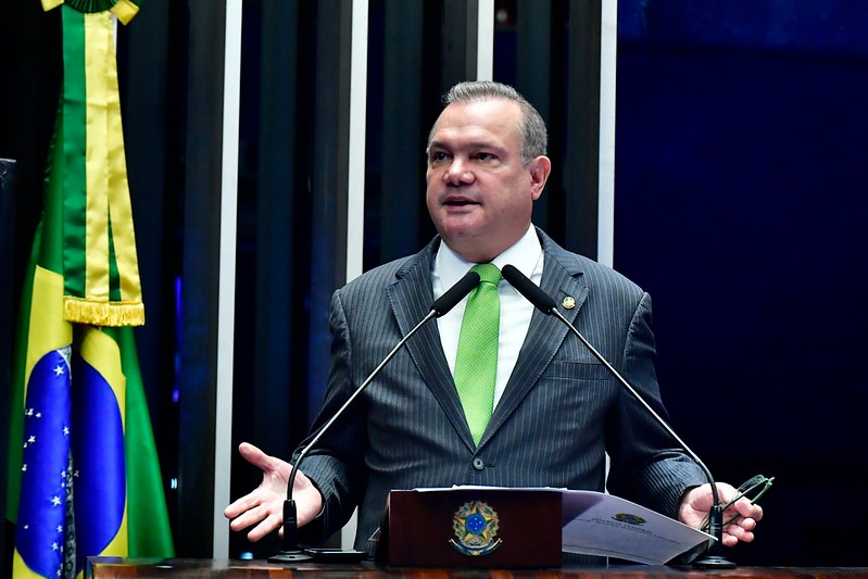 - Senador Wellington Fagundes discursando contra boicotes franceses ao agronegócio brasileiro.