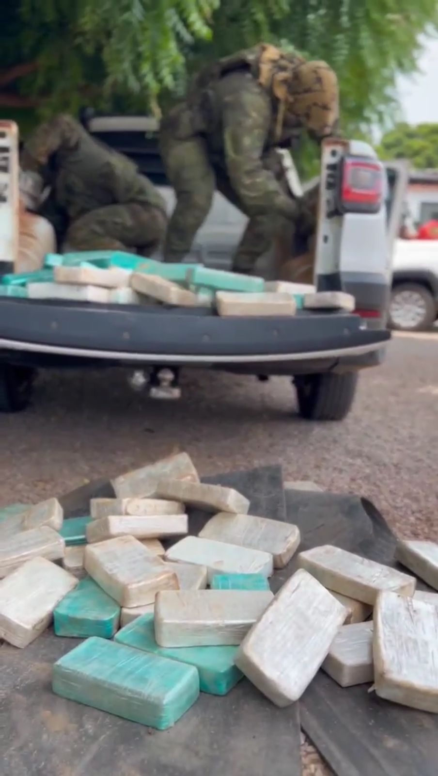 Apreensão de drogas e veículos pela Operação Protetor das Fronteiras em Tangará da Serra.