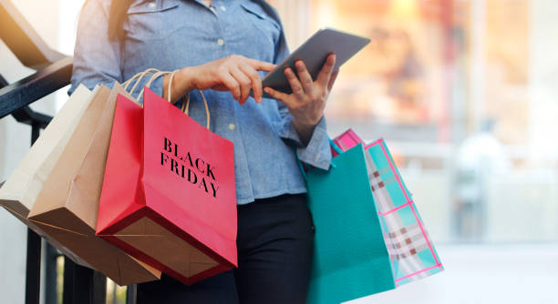 Consumidores em loja durante a Black Friday em Cuiabá.