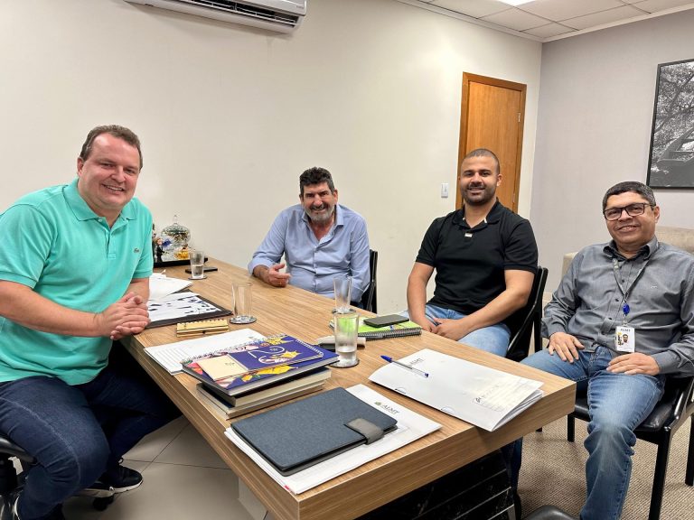 Deputados Max Russi e Dr. João iniciam a transição da Mesa Diretora da ALMT para o biênio 2025.