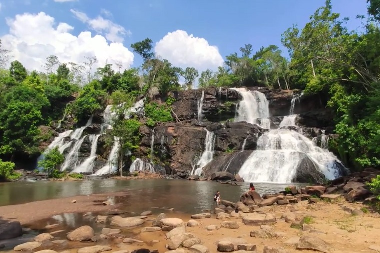 Cachoeira do Onze, imprópria para banho devido à presença de Escherichia coli.