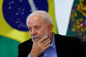 - Presidente Lula em observação após craniotomia de emergência.