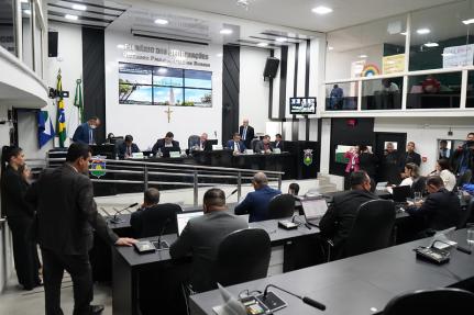 Voto secreto aprovado na Câmara de Cuiabá em sessão decisiva.