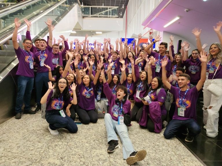 Estudantes de Mato Grosso participam de intercâmbio em país de língua inglesa com despesas pagas pelo Governo.