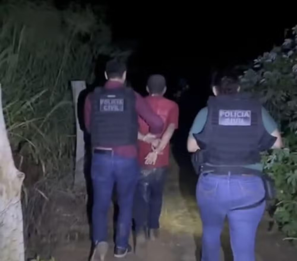 Emival Antunes Barbosa é preso pela polícia em Confresa, após esfaquear esposa em um bar.