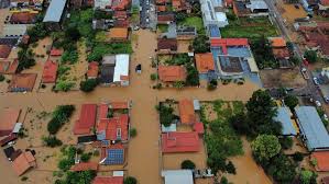 Alagamentos em Rio Branco, MT, após chuvas intensas.