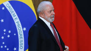 Comparação de alíquotas de IVA no Brasil e em países como Hungria, destacando o impacto da reforma tributária.