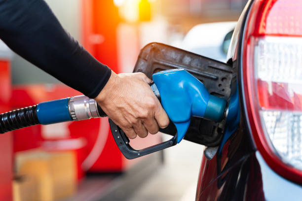 Reajuste do ICMS sobre gasolina, etanol, diesel e gás de cozinha em fevereiro.