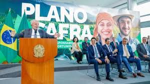 Plano Safra 2024/2025 suspenso pelo governo devido à falta de recursos.
