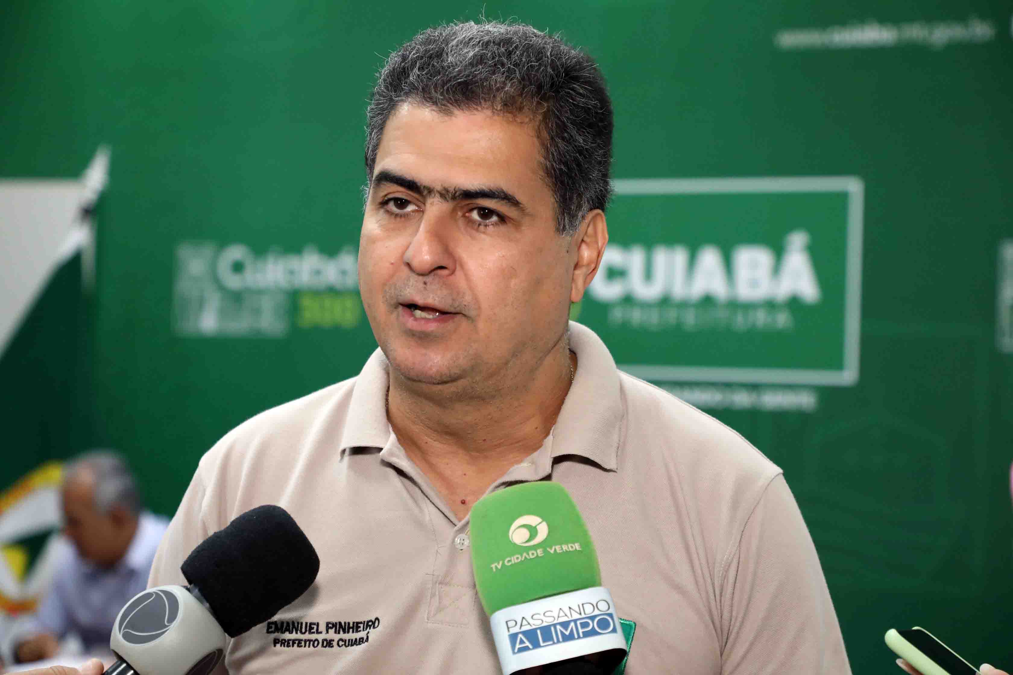 Emanuel Pinheiro recupera direitos após decisão do TJMT que suspende restrições.