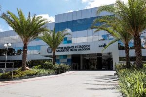 Servidora da Saúde de MT assina acordo para devolver salários indevidos.