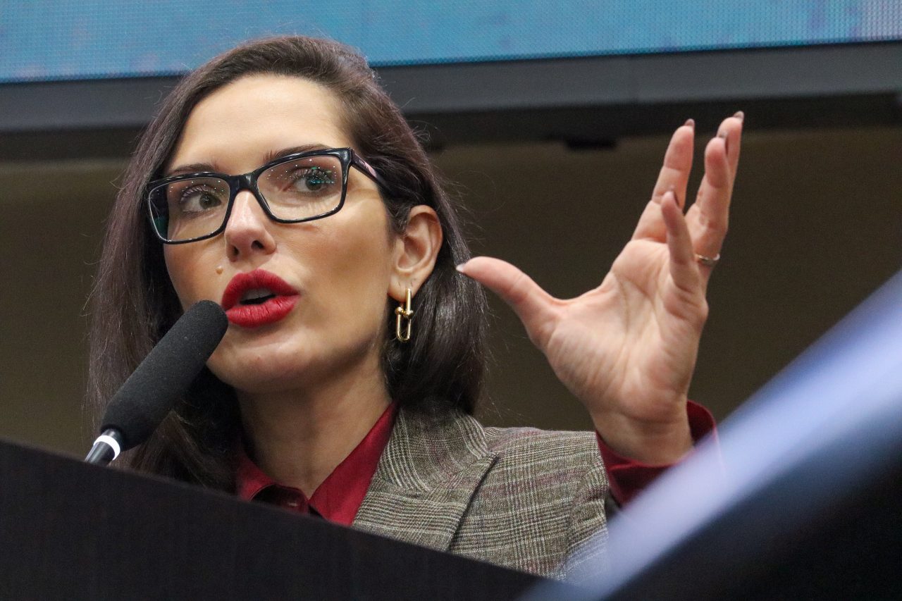 - Janaina Riva discute perdas salariais dos servidores de Mato Grosso na Assembleia Legislativa.