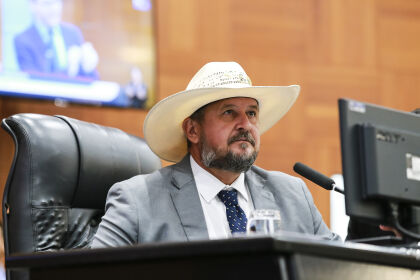 - Assembleia Legislativa de Mato Grosso aprova novas regras para agrotóxicos com o PL 1833/2023.