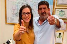 Janaina Riva discursa em evento político do MDB em Mato Grosso.
