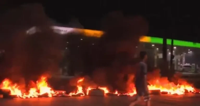 Protesto contra falta de água em Várzea Grande