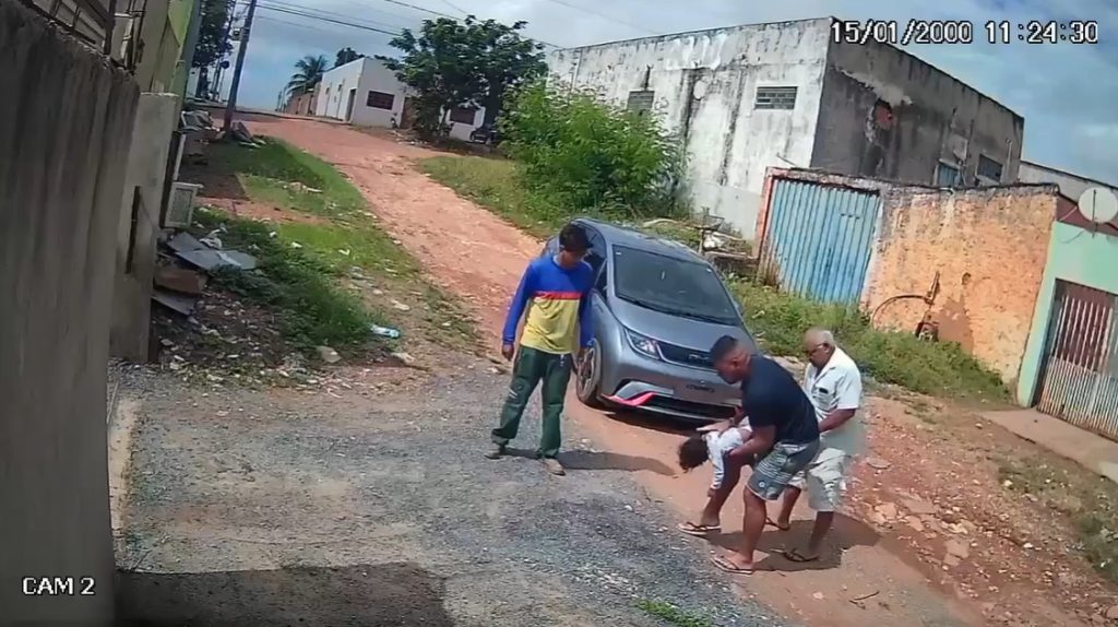 Policial salva bebê engasgada em Cuiabá com manobra de Heimlich.