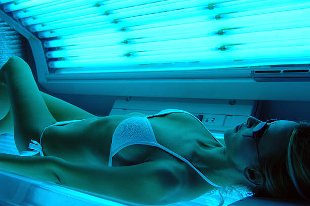 Lâmpadas fluorescentes de alta potência proibidas pela Anvisa por riscos à saúde.