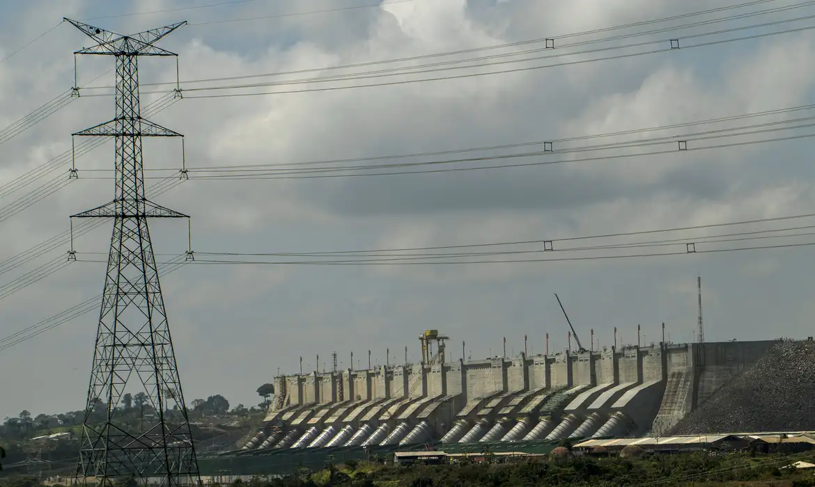 Retorno da bandeira tarifária amarela em maio aumenta conta de luz, segundo Aneel