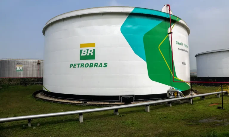 Redução do preço do diesel pela Petrobras começa a valer nesta sexta-feira