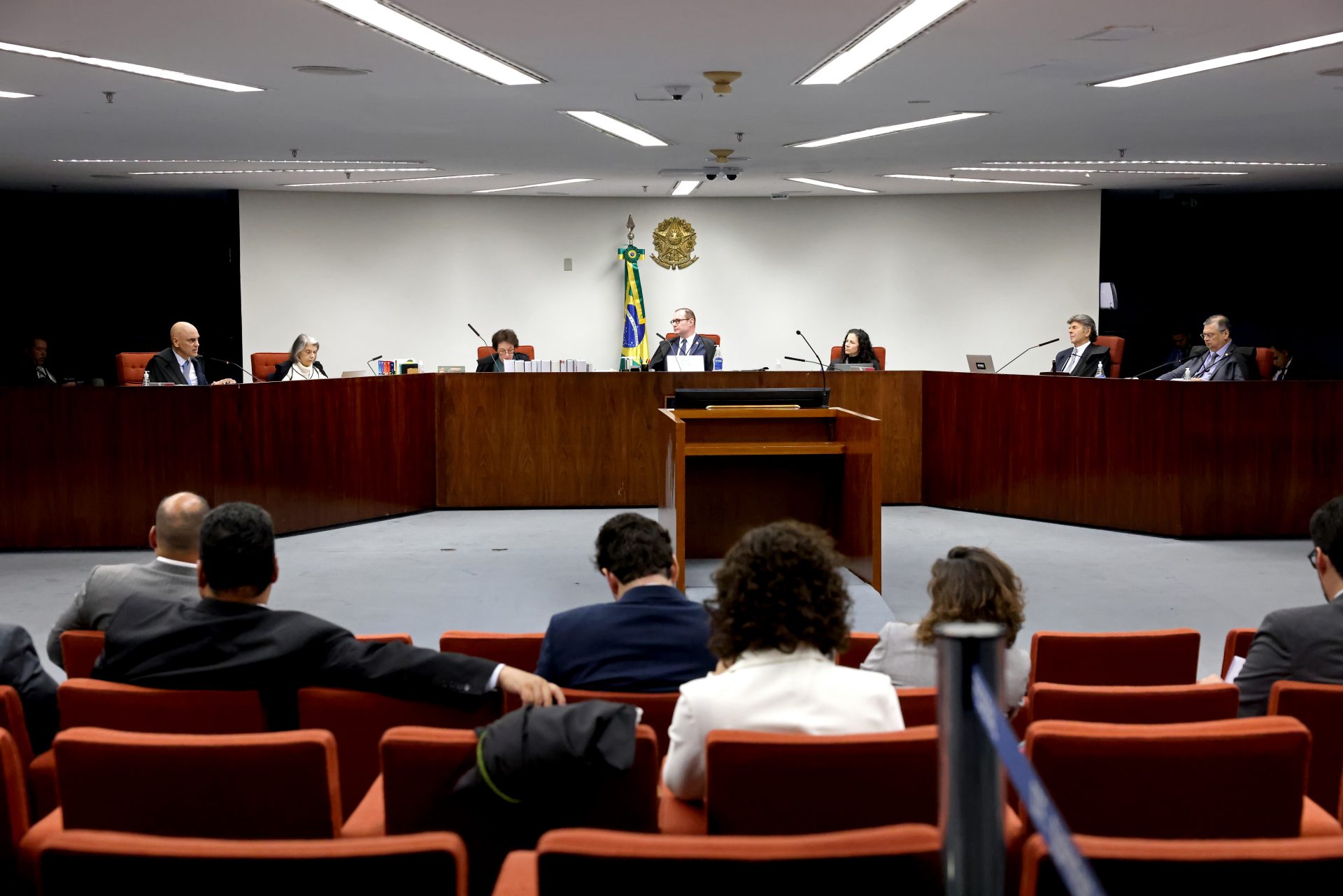 Ministros do STF julgam núcleo de desinformação ligado a Bolsonaro
