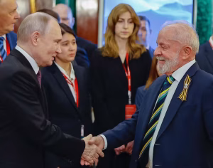 Lula e Putin discutem parceria estratégica entre Brasil e Rússia em Moscou