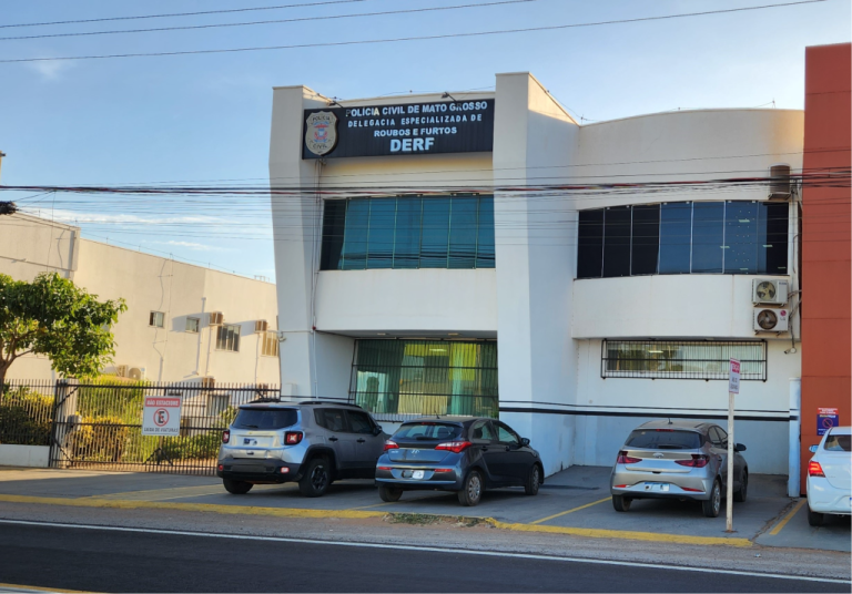Criminosos desligam energia de casa e roubam mais de R$ 5 mil durante assalto