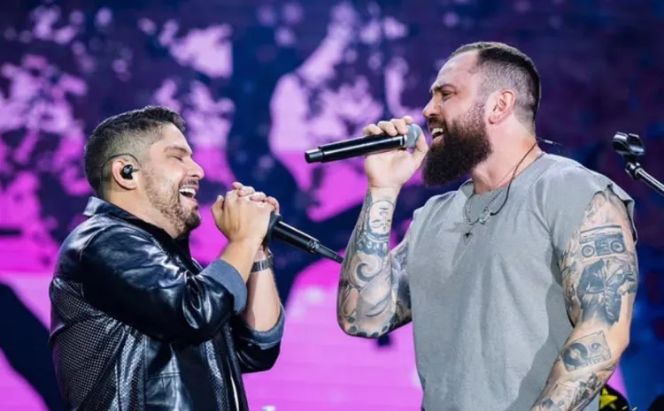 Mateus da dupla Jorge & Mateus se recupera após cirurgia no joelho