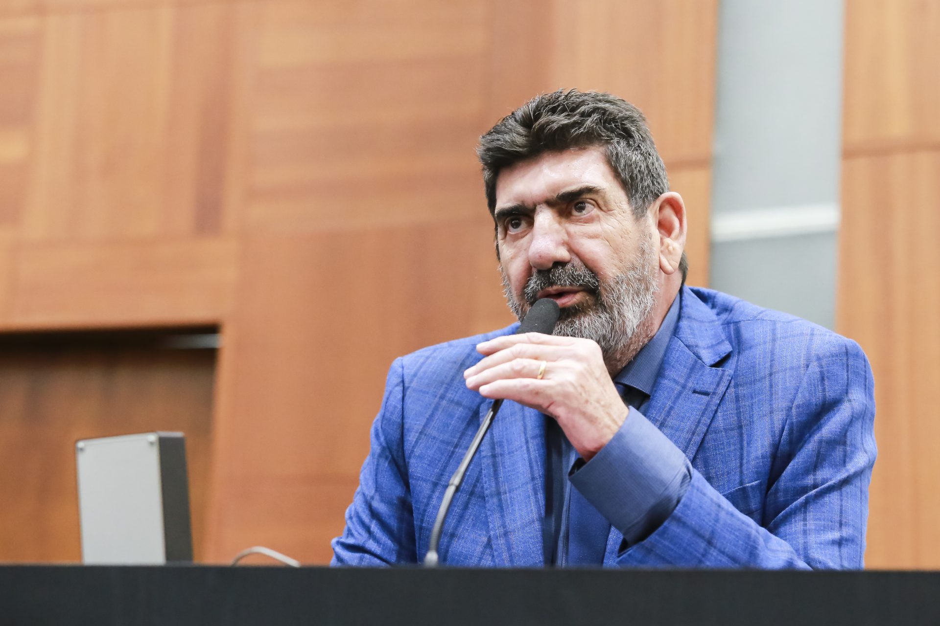 Dr. João apresenta projeto de saúde mental materna com foco no Maio Furta-Cor na ALMT