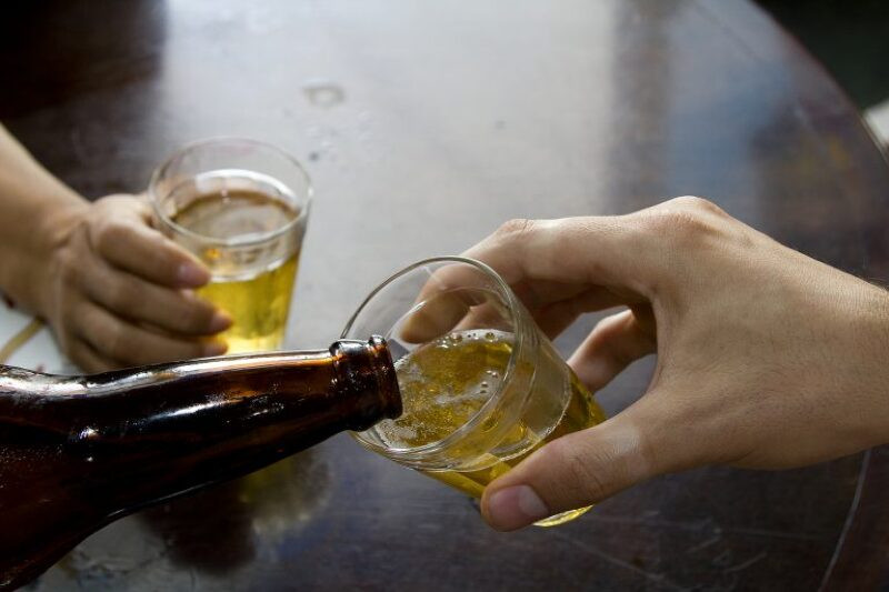 Alcoolismo como doença pode garantir aposentadoria por invalidez e auxílio-doença